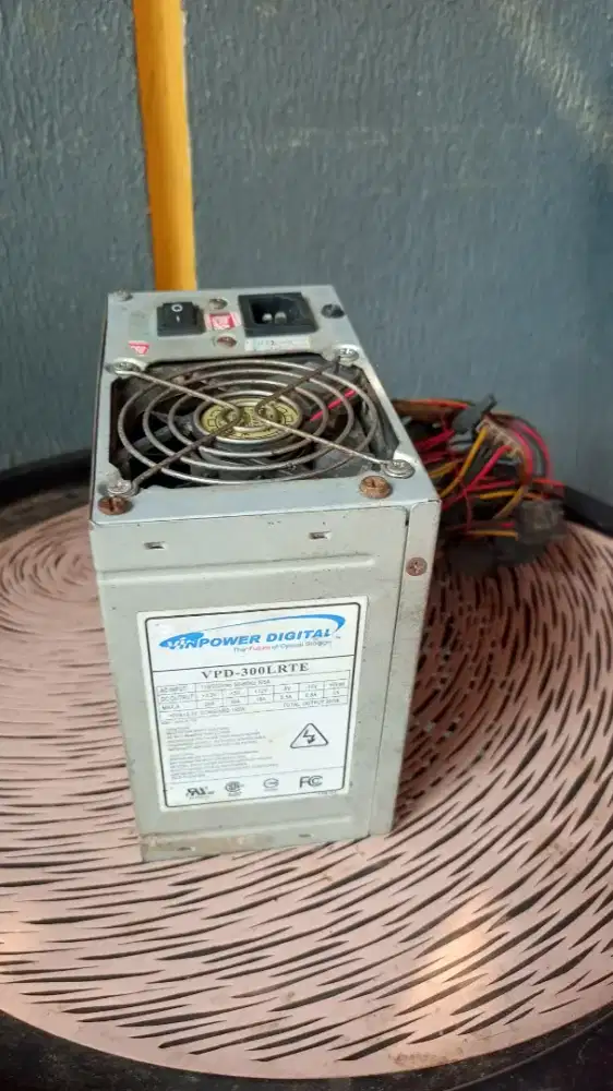 Power supply untuk duplikat dvd