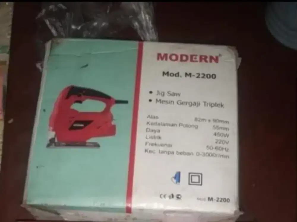 Gergaji Mesin Modern