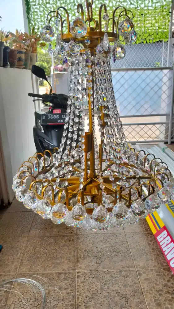 Lampu gantung kristal