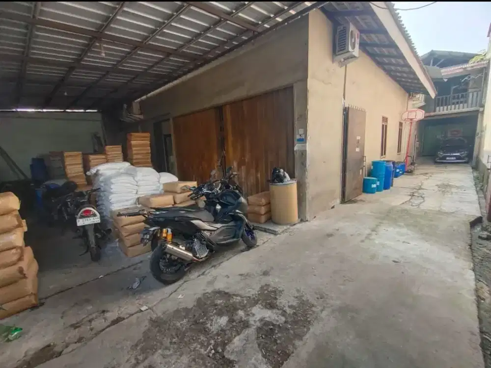 Rumah dan Gudang Strategis di Cimahi