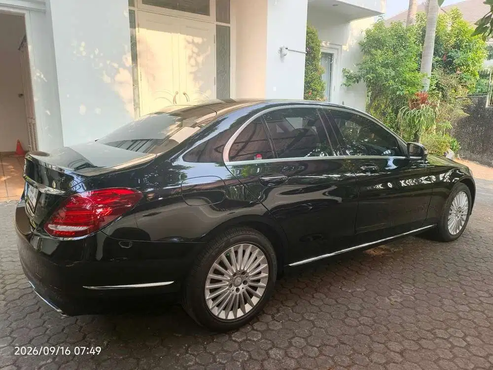 Mercedes-Benz C250 2015 Bensin