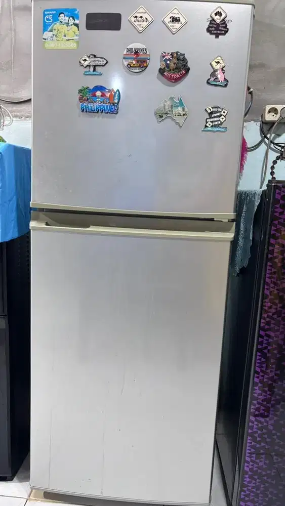 Kulkas sharp 2 pintu