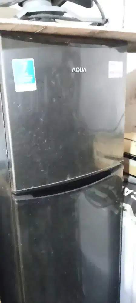 Dijual kulkas Aqua 2pintu