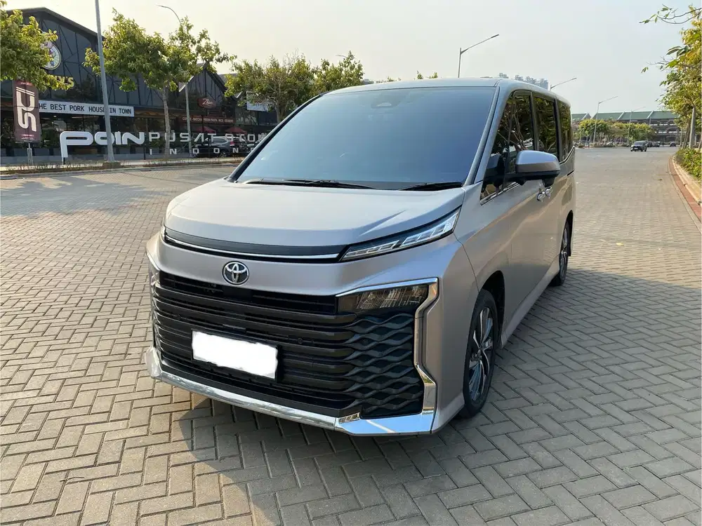 Toyota Voxy 2022