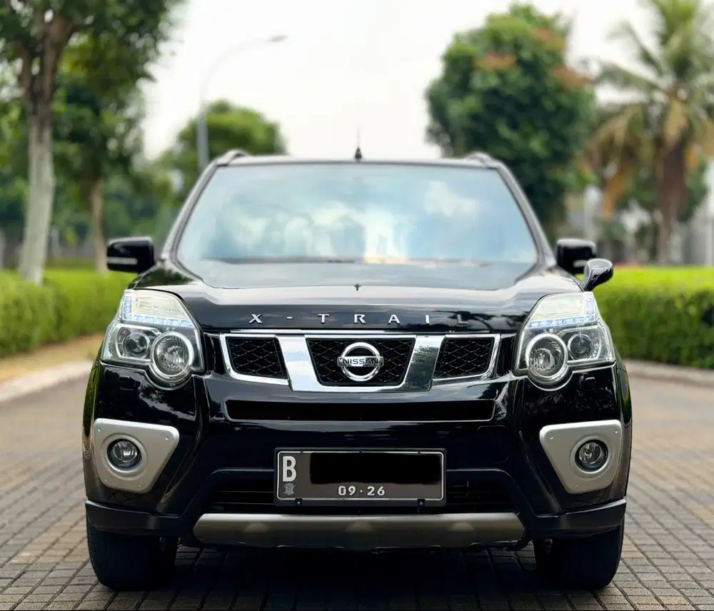 ANTIK Dp Ringan Nissan X-trail Xtrail 2.0 AT 2011 Ban Tebal kaki2 baru