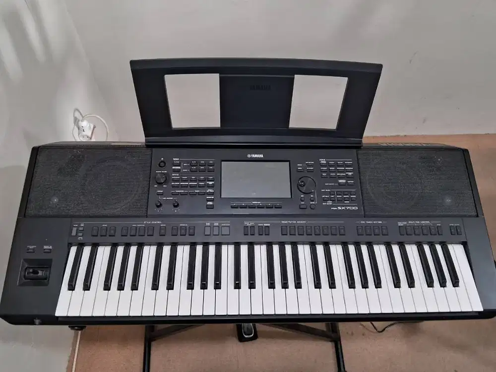 Yamaha PSR-SX700 Keyboard Bekas Kelas Musik – Normal Tanpa Minus