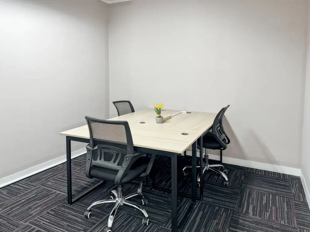 Akses satu harga ke ruang kantor profesional untuk 5 orang di HQ Graha Pena