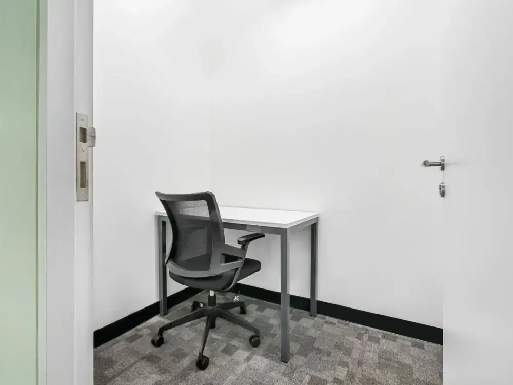 Ruang kantor pribadi untuk 2 orang di Regus Metropolitan Tower