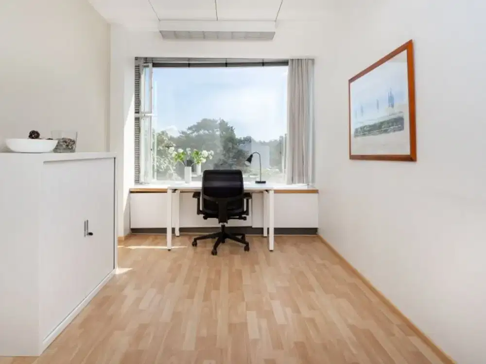 Akses kantor tanpa batas di Regus South Quarter