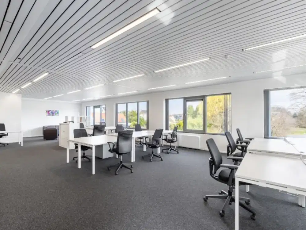 Pesan ruang kantor terbuka untuk segala ukuran bisnis di Regus Beltway Office Park