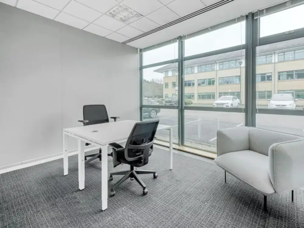 Akses ruang kantor profesional di Regus Ciputra World