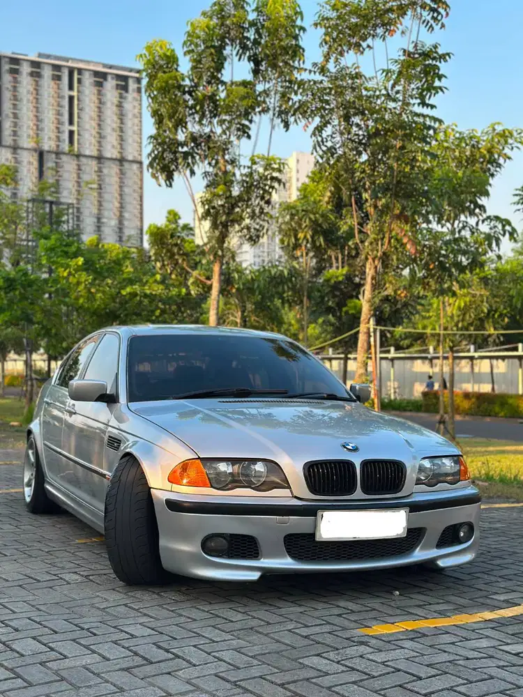 BMW 323i E46 Tahun 2000