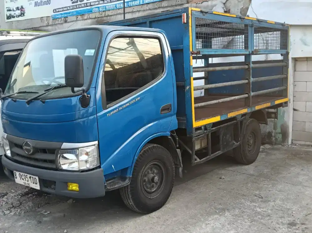 Hino Dutro 110SD engkel std bak rangka 2015
