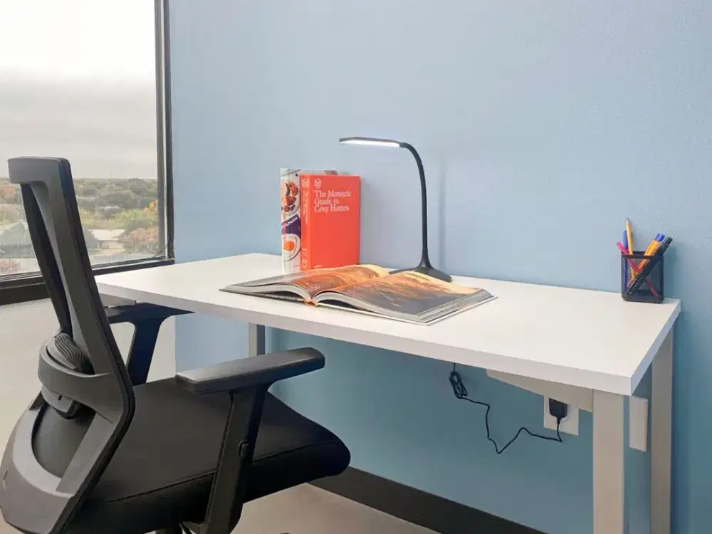 Ruang kantor profesional di HQ Tower dengan jangka waktu yang sepenuhnya fleksibel