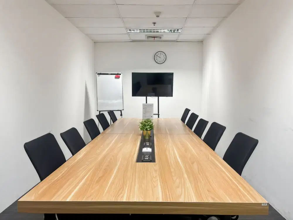 Ruang kantor terbuka dengan layanan lengkap untuk Anda dan tim di HQ Menara Caraka