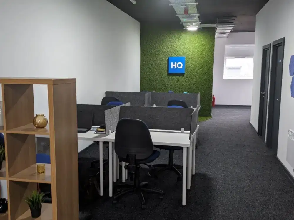 Ruang coworking di HQ Tower