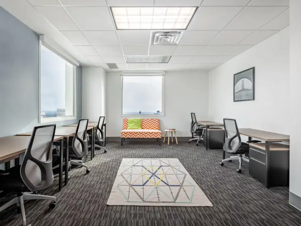 Ruang kantor terbuka dengan layanan lengkap untuk Anda dan tim di Regus Grand Jati Junction