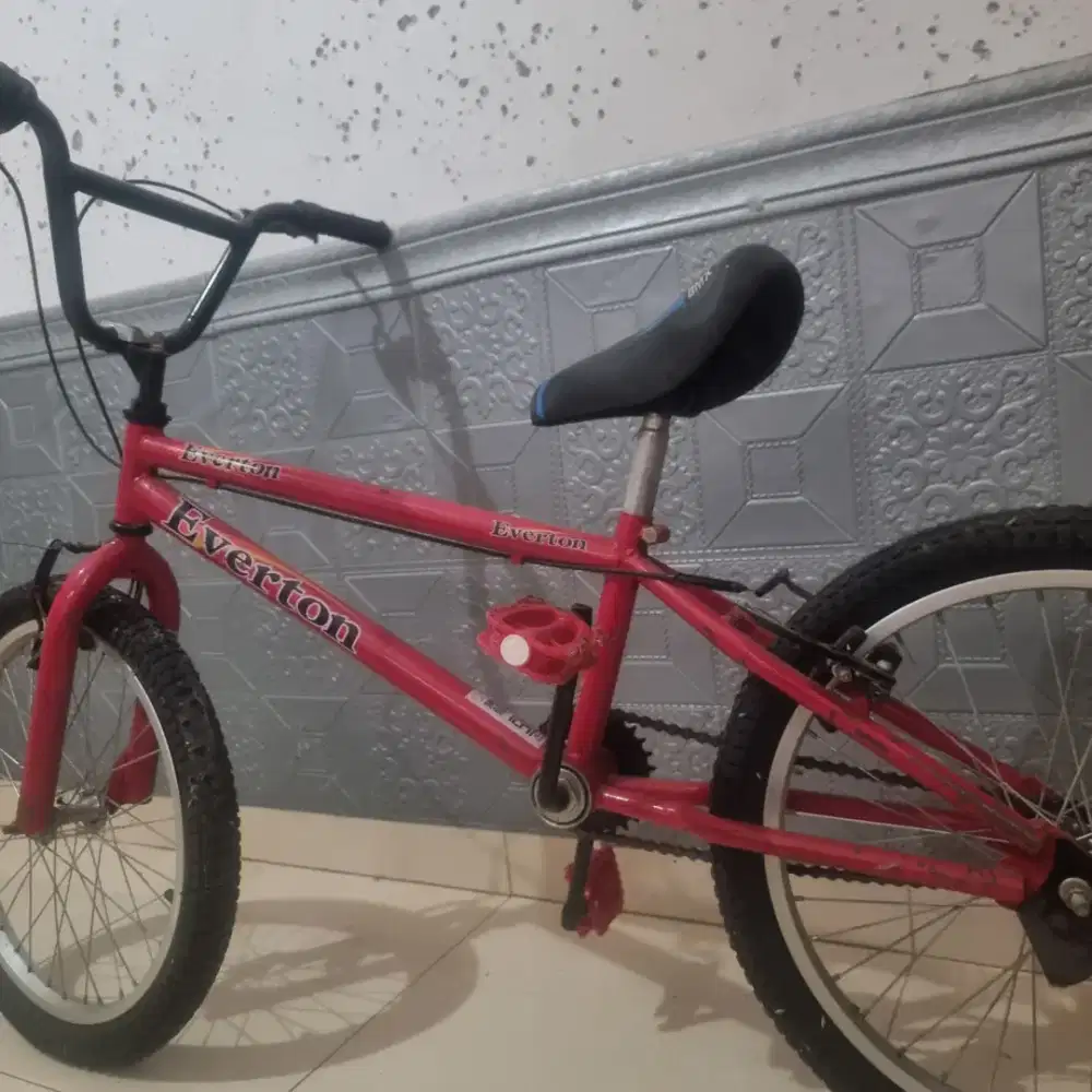 Sepeda BMX Everton - Merah
