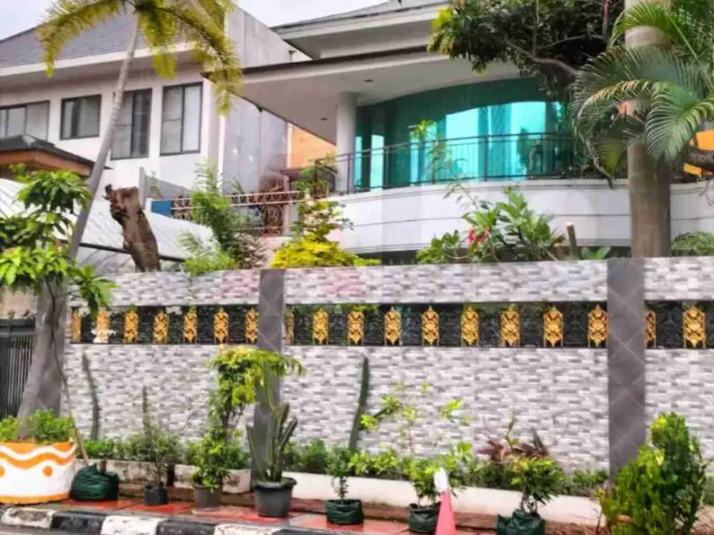DIJUAL RUMAH KAWASAN MENTENG JAKARTA PUSAT