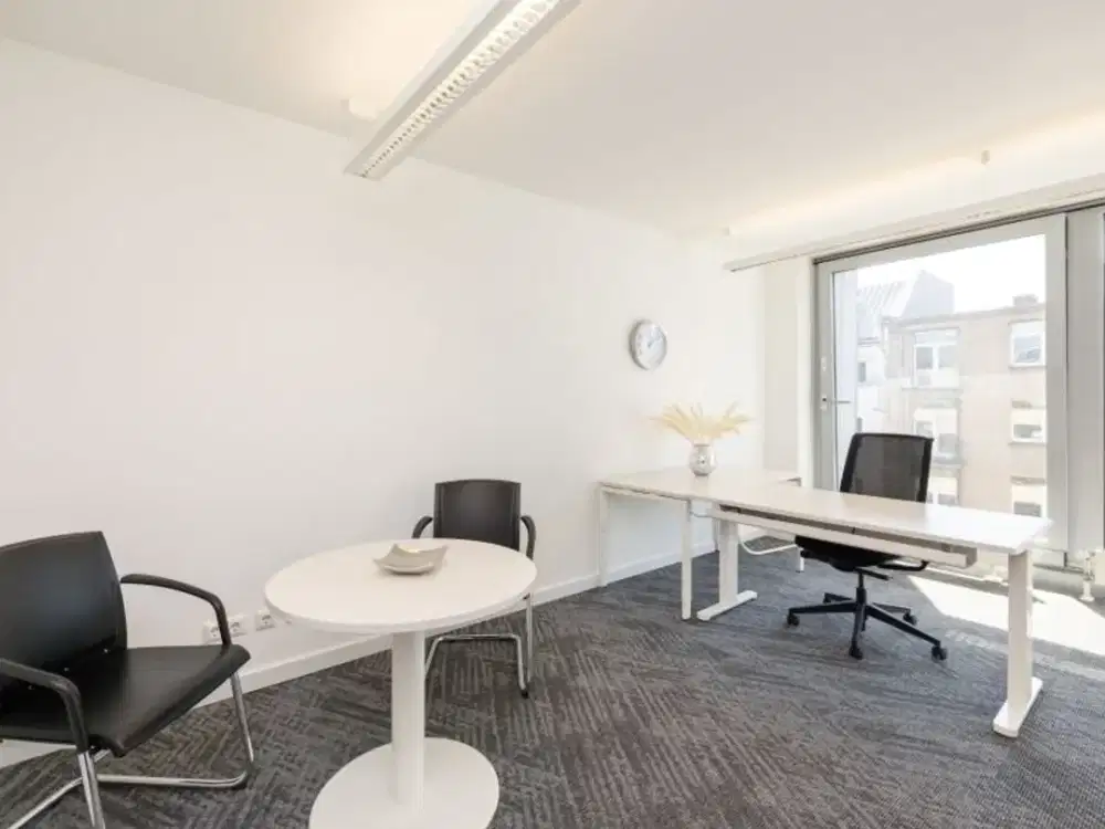 Akses kantor tanpa batas di Regus Pakuwon Centre
