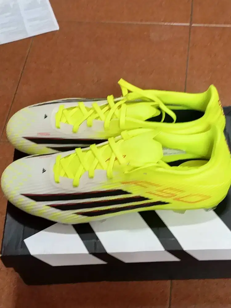 Sepatu bola adidas f50 league fg