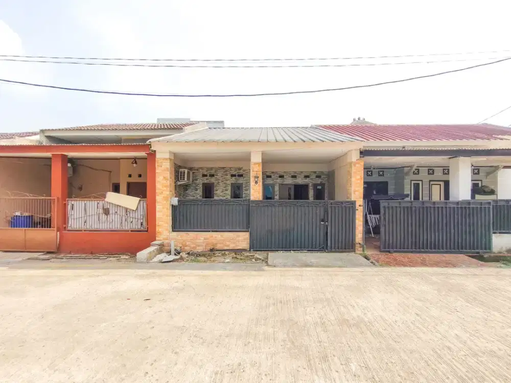Rumah Hadap Selatan SHM Dekat Grandlucky Supermarket BSD City Siap Huni J-23699