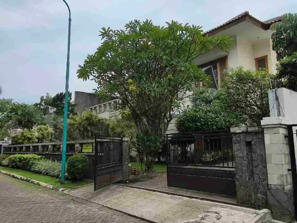 Dijual Rumah Mewah Siap Huni Dengan Lingkungan Asri Dan Aman Di Kemang