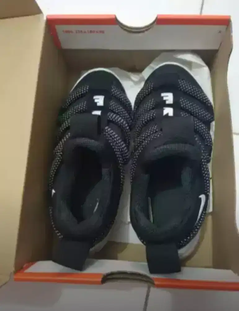 Sepatu Nike ORI UK 29