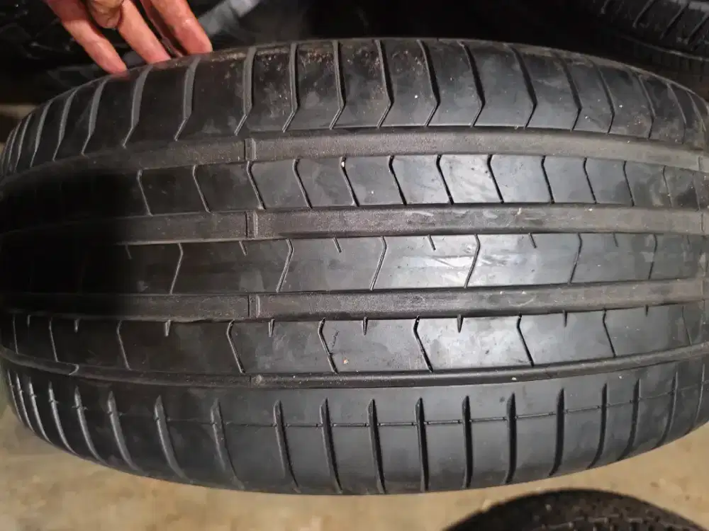 Pirelli pzero 245 40 R20