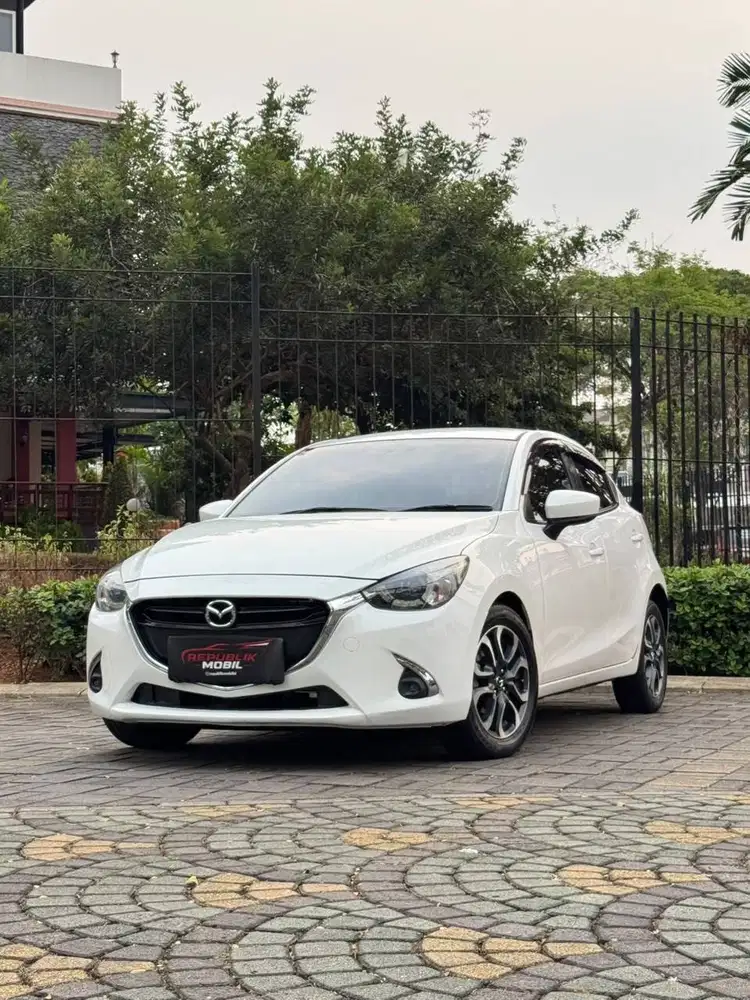 Mazda 2 R Hatchback Skyactive AT 2017