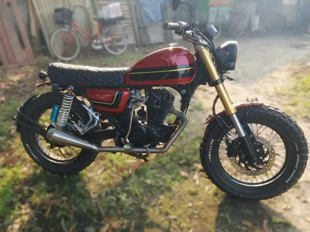 Basic Honda GL Custom Bratstyle / Tracker Style