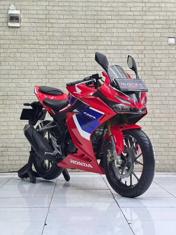 Honda CBR 150R ABS Tricollor 2022 pmk 2024