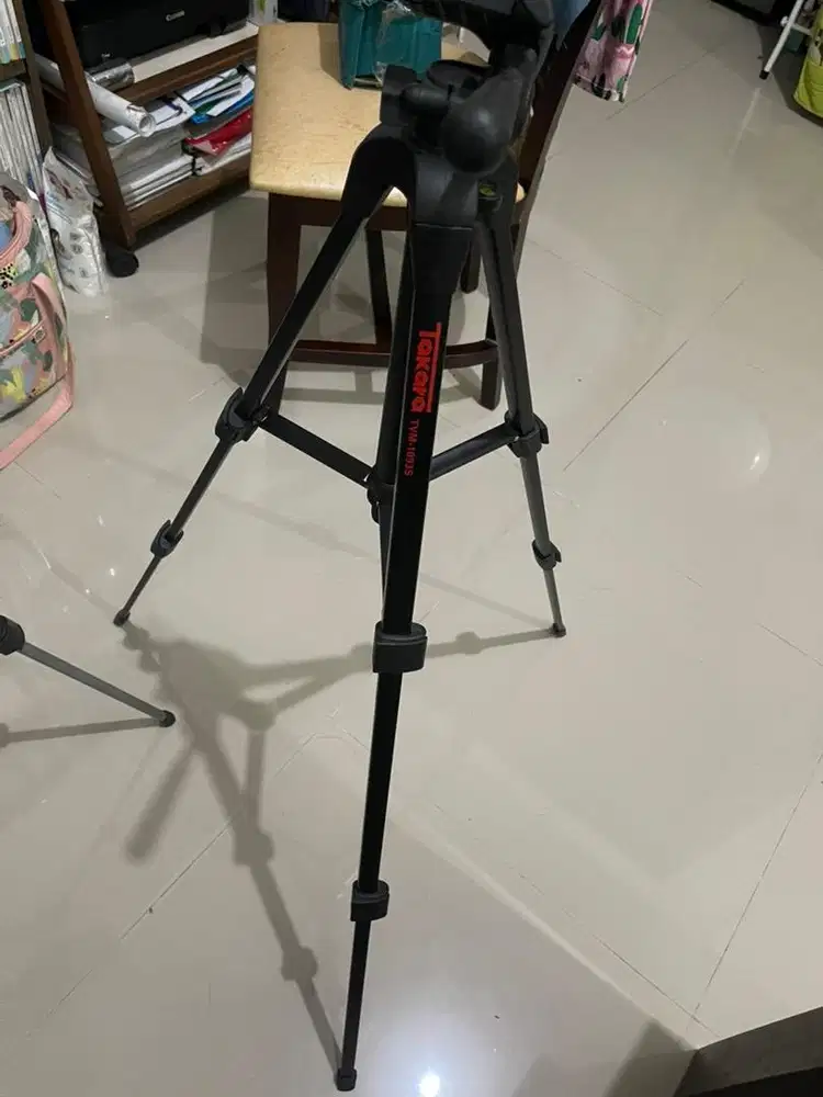 Tripod takara TVM 1093S