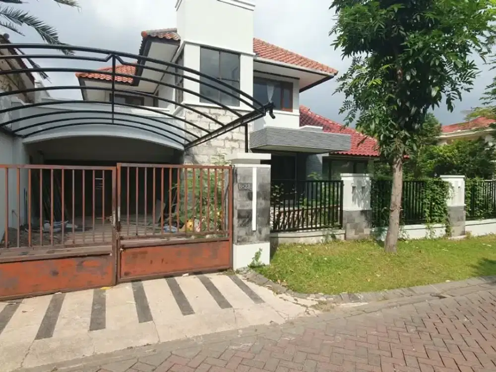 Disewakan Rumah 2 Lantai di Graha Family Surabaya Barat