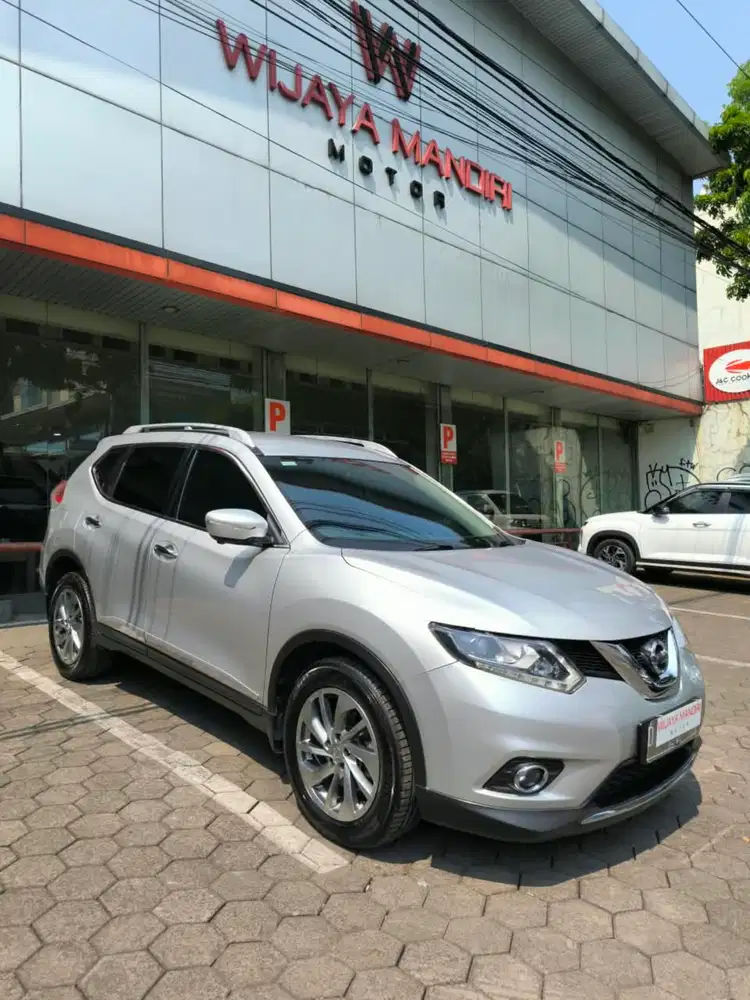 NISSAN X-TRAIL 2.5 A/T 2015