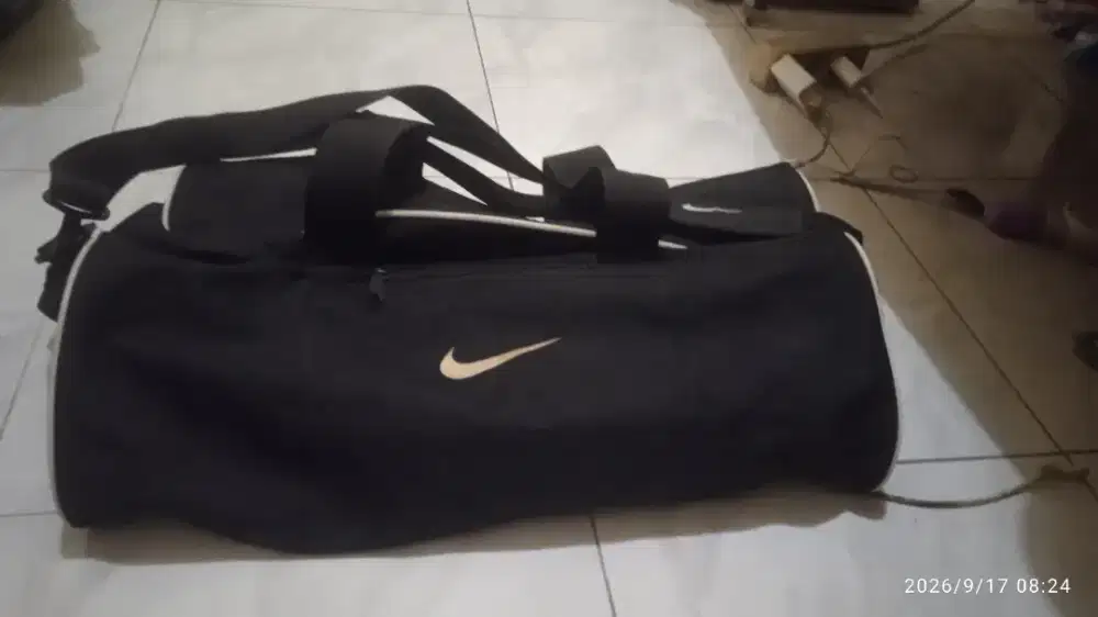 tas olah raga Nike