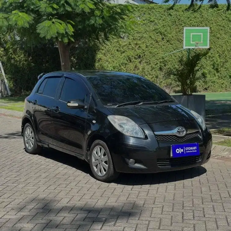 TOYOTA 2011 YARIS 1.5 E A/T HITAM MUTAH OTOMART 286 KENJERAN