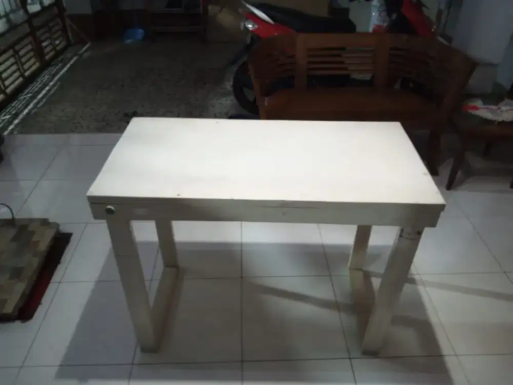 Meja kayu serbaguna seken