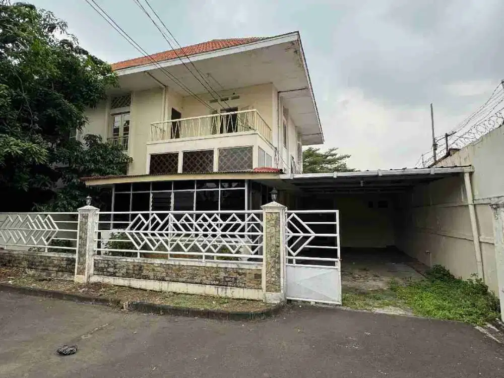 Jual Rumah Tua Hitung Tanah Cocok untuk Investasi di Area Menteng Jakpus