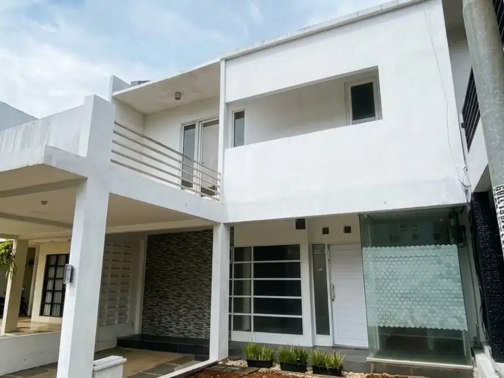 Dijual Cepat. Pemilik Langsung Tanpa Perantara Rumah Luas dan Rapi 2 Lantai di The Address Cibubur Turun Harga