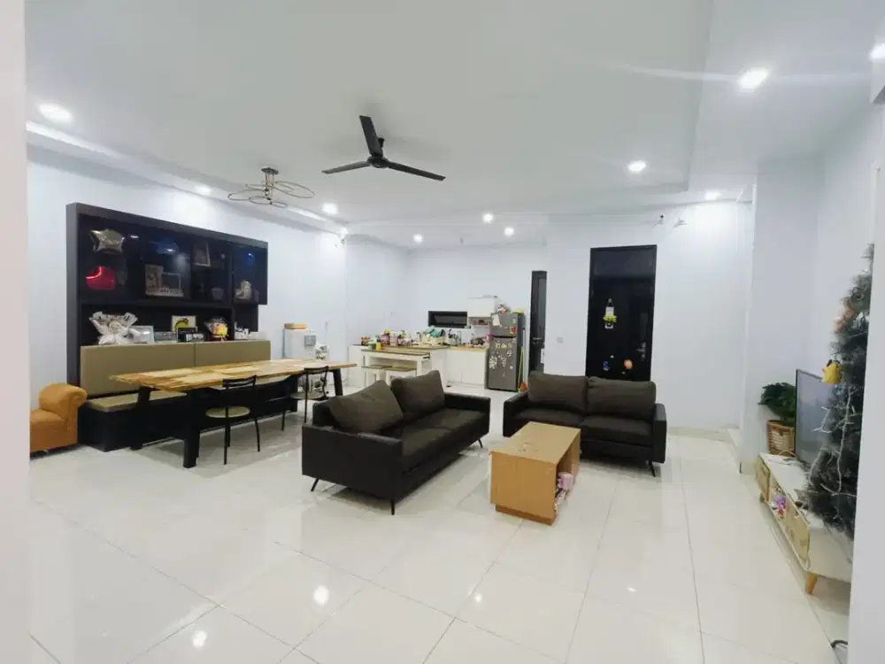 Rumah 5 Kamar Terenovasi Dijual Semi Furnished di BSD BS-19204