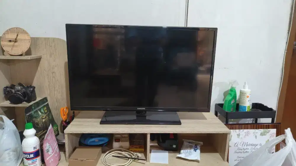DIJUAL TV LED 32 INCH MERK SAMSUNG
