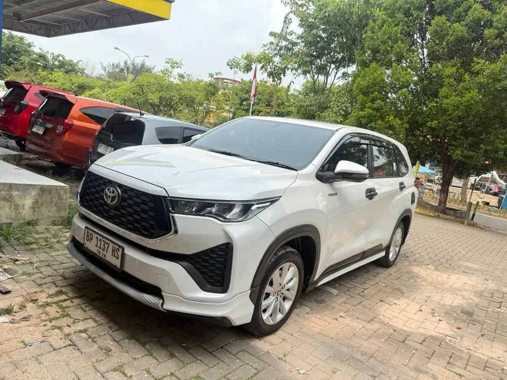 TOYOTA INNOVA ZENIX V HYBRID MODELISTA AT 2023