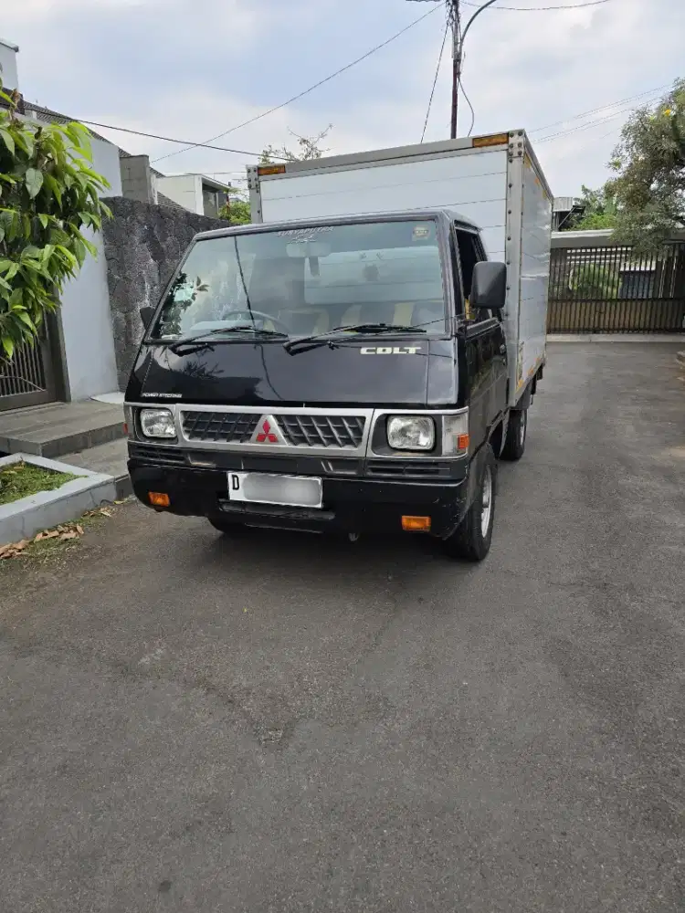 Mitsubishi Colt L300 2010