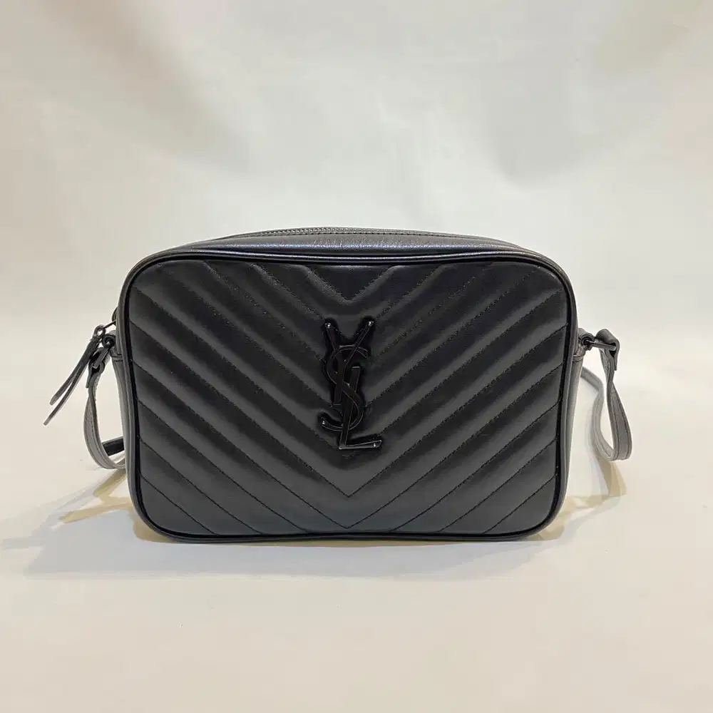 preloved Lou Lou Quilted Camera Bag all Black