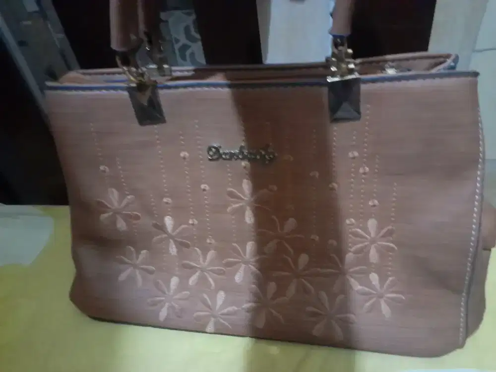 Tas cantik cocok untuk yg cantik