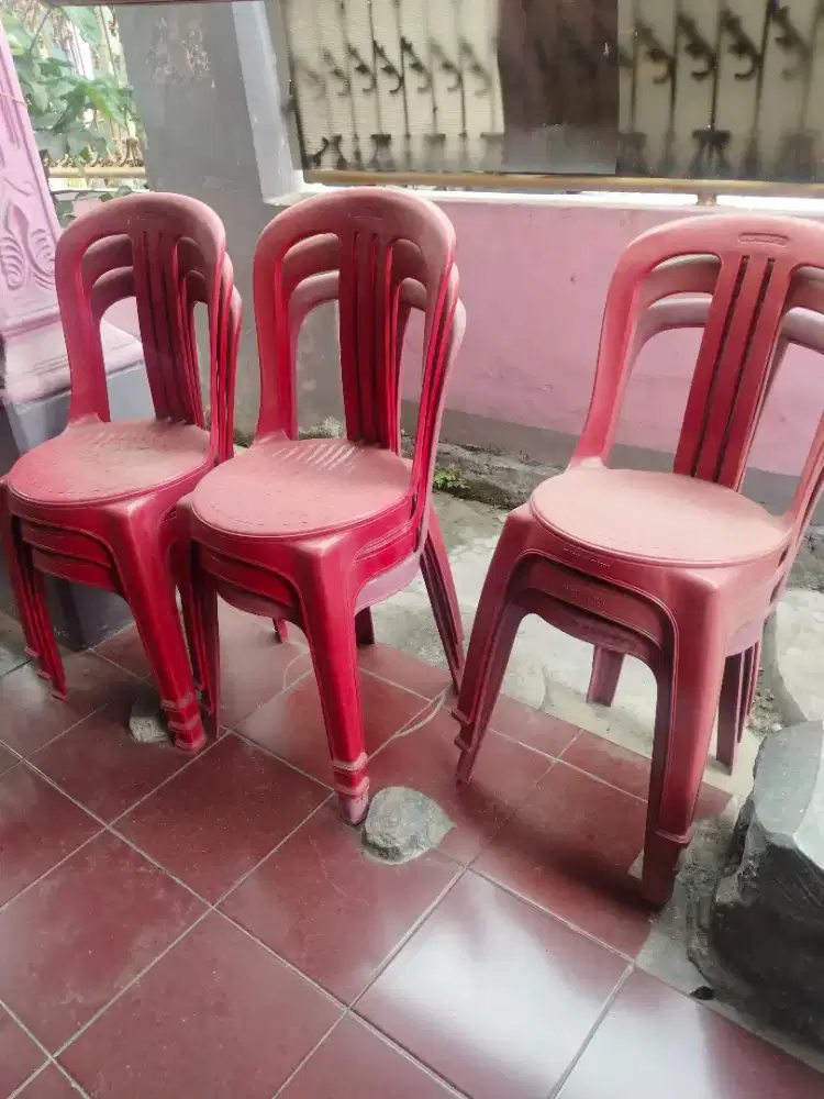 Kursi Plastik merah Napolly