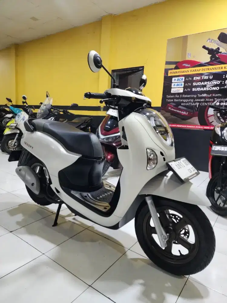 SCOOPY PRESTIGE KM LOWW