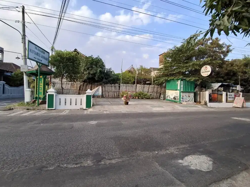 Tanah SHM Super Strategis Posisi Hook Di Jalan Akses Simpangan 2 Mobil Lokasi Belakang Monjali