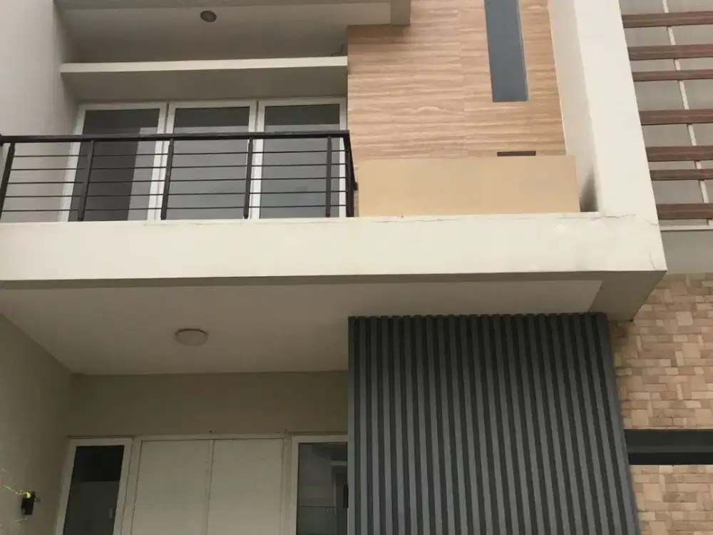 DIJUAL CEPAT RUMAH BARU DI LUCKY PARK GRISENDA, JAKARTA UTARA!